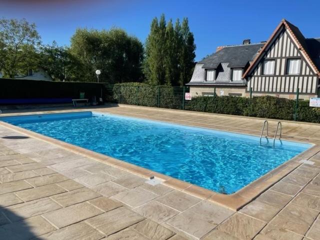 La Vigie spacieux, lumineux, piscine Deauville Extérieur photo